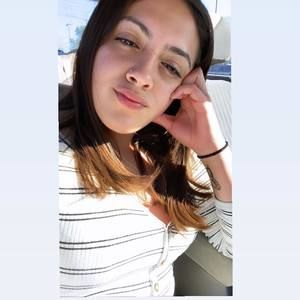 Meet your Posher, Daniela